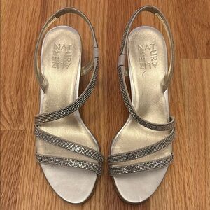 Naturalizer Silver Heels Elegant Design